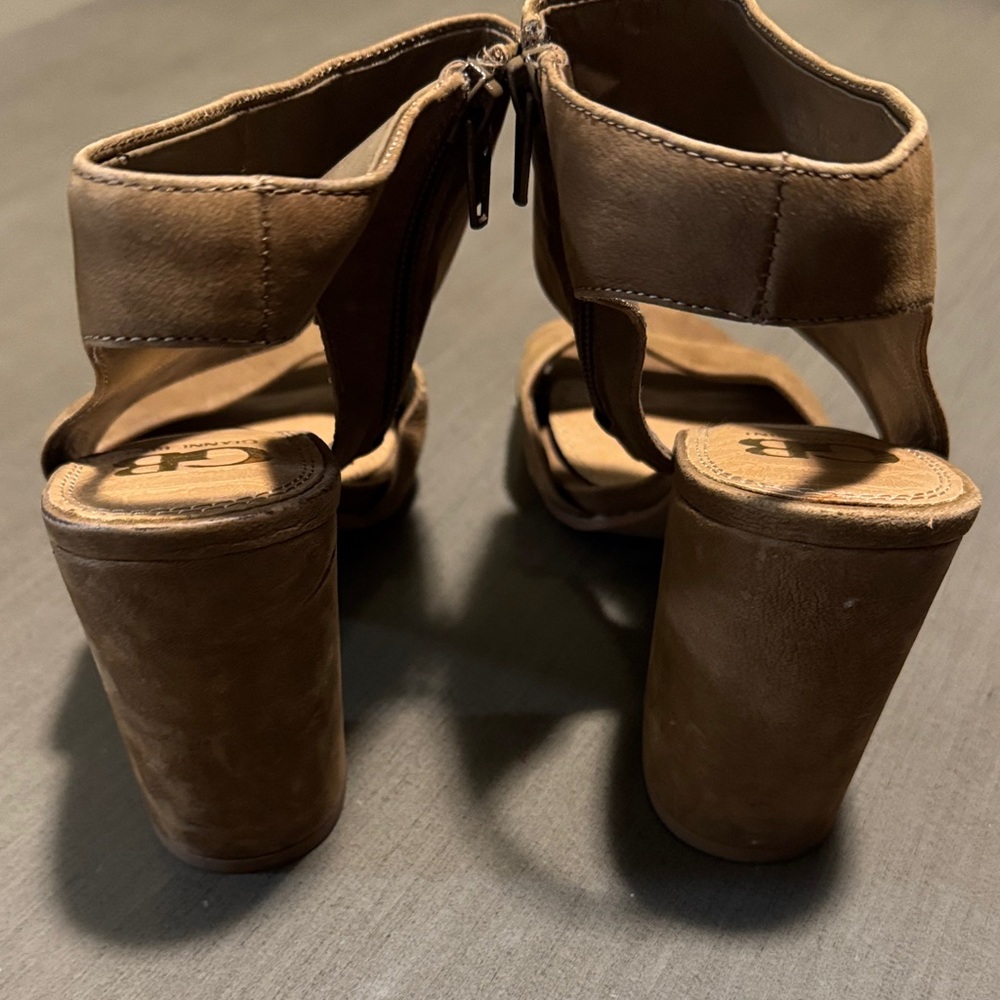 Gianni Bini Brown Open-Toe Slingback Leather Heels - Picture 5 of 5